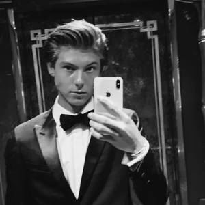 Meet your Posher, Charles